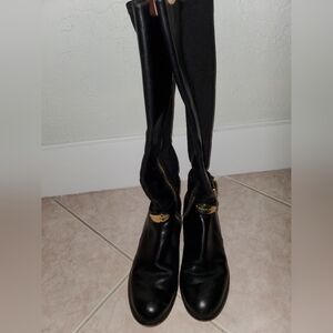 Micheal kors black high boots,size8.5. Very good condition.